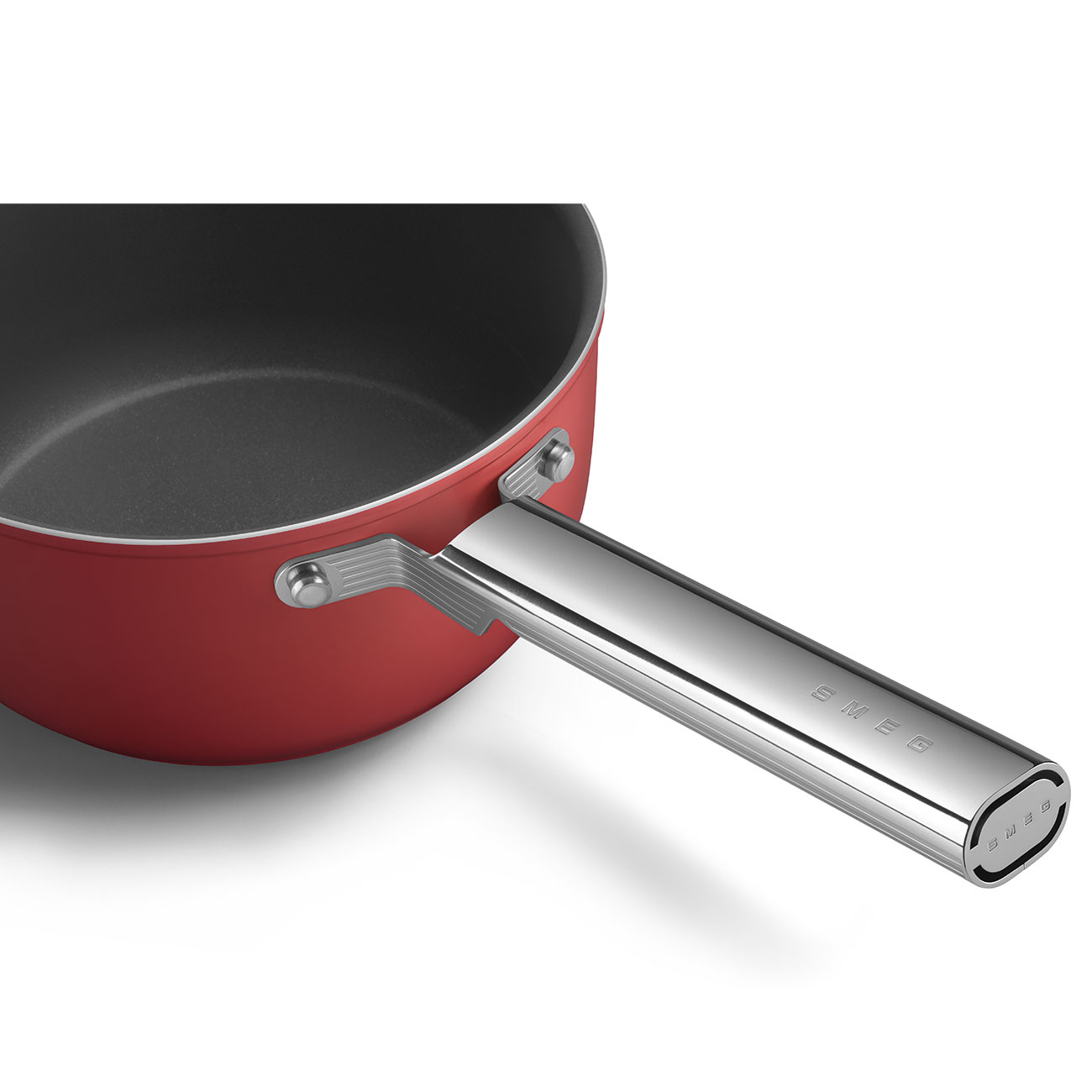 Smeg Red Non-stick Saucepan with glass lid and stainless steel handle_9