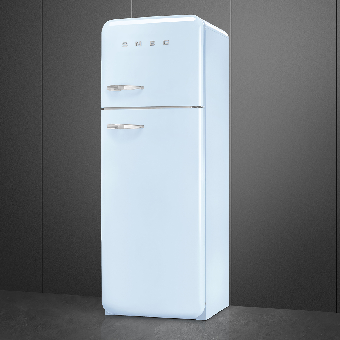 Pastellblau Retro-Kühlschränke von Smeg_4
