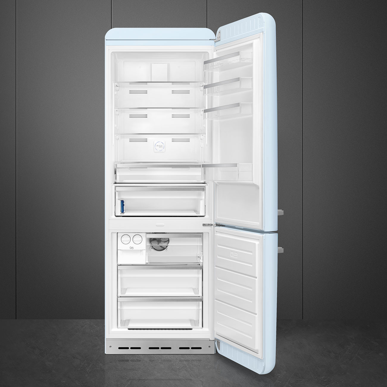 Pastel blue refrigerator - Smeg_2