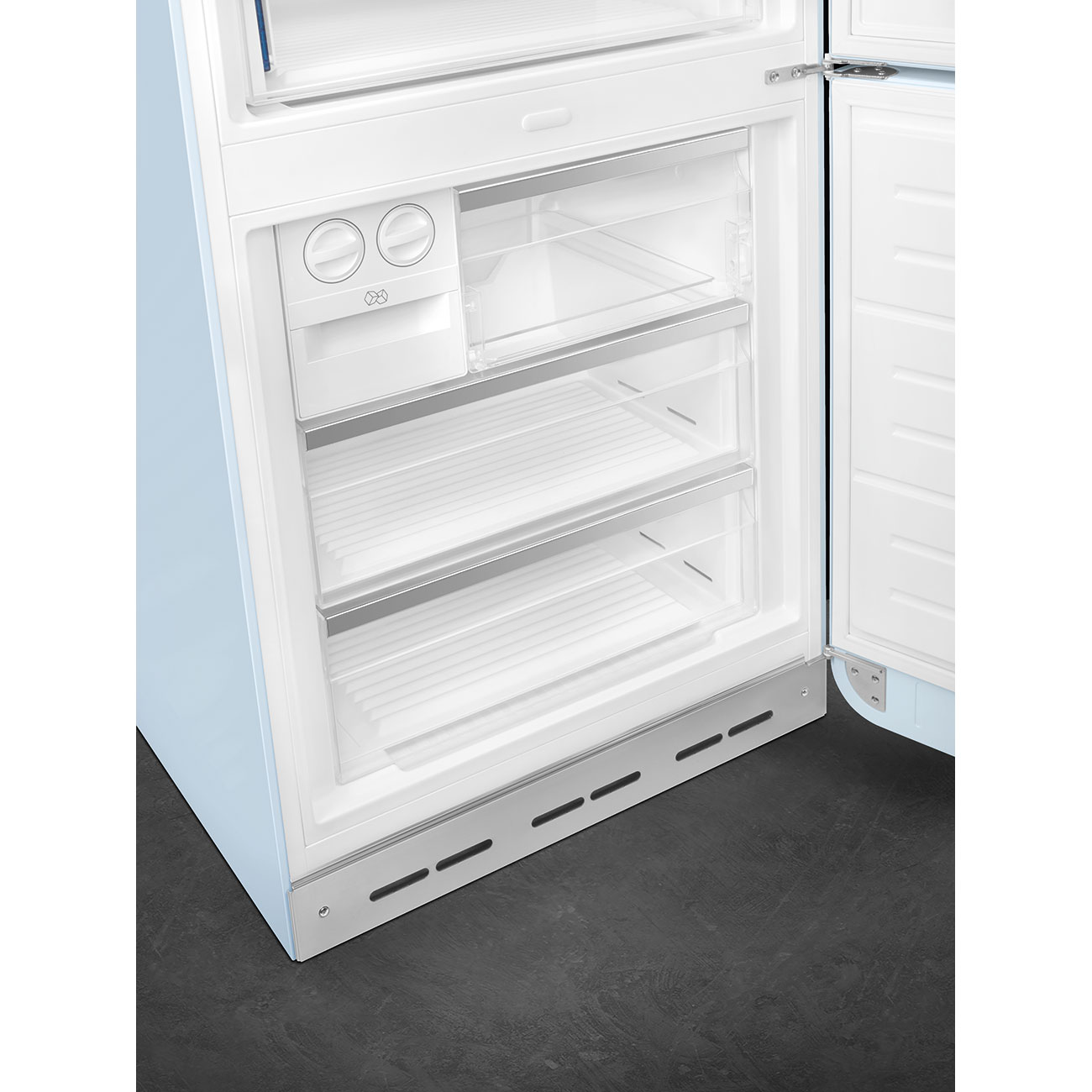 Pastellblau Retro-Kühlschränke von Smeg_9
