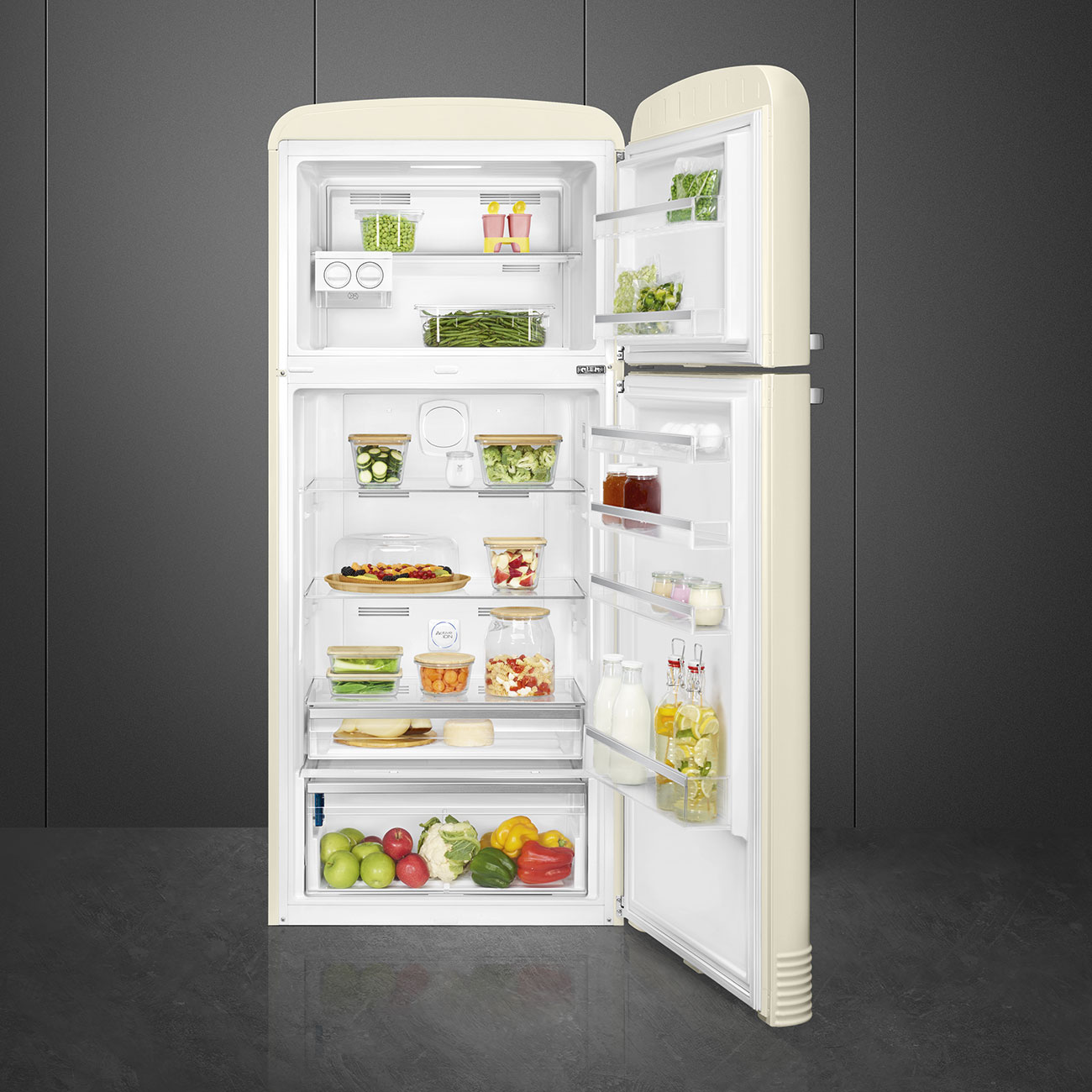 Creme Retro-Kühlschränke von Smeg_9