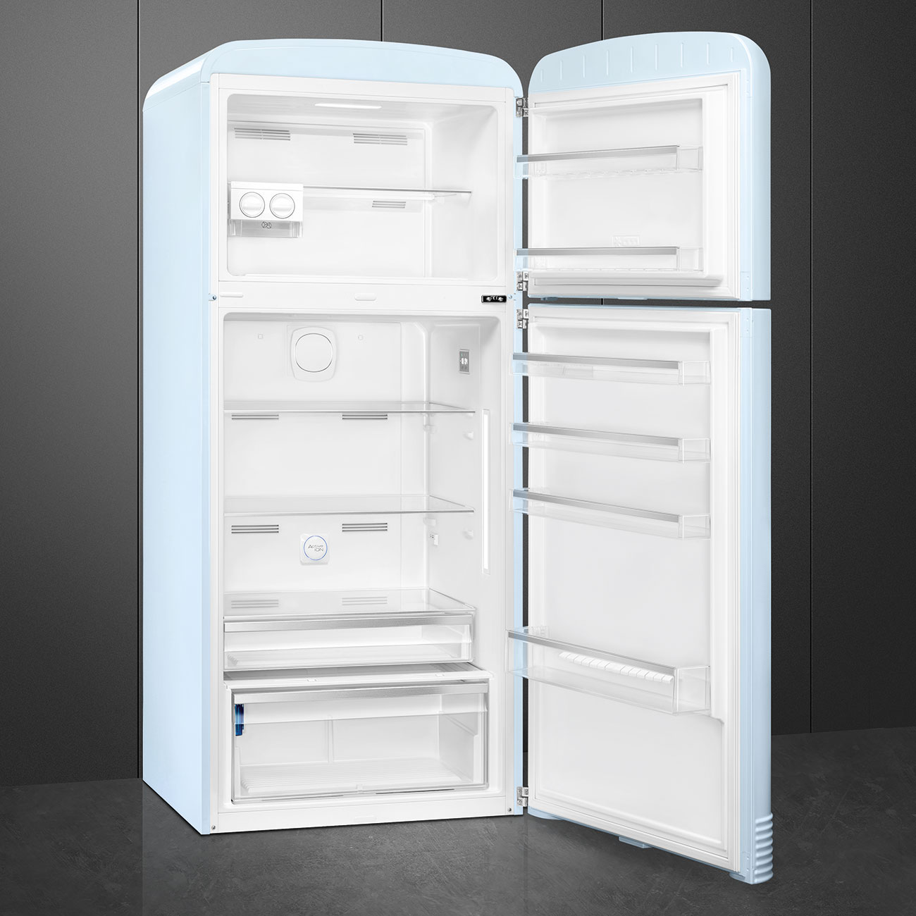 Pastellblau Retro-Kühlschränke von Smeg_5