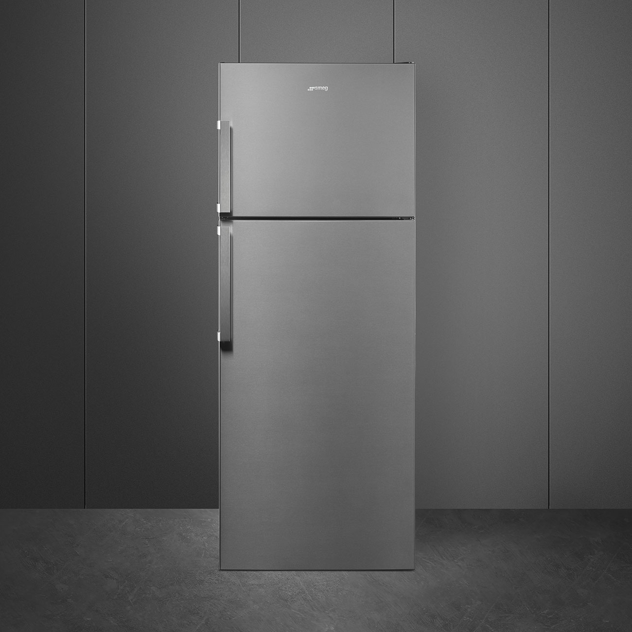Double Door Free standing refrigerator - Smeg_3