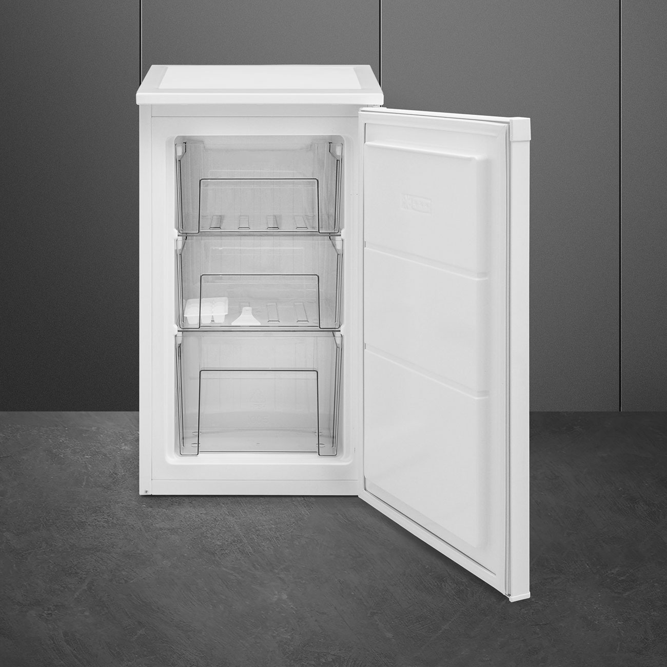 Under counter Free Standing freezer- Smeg_2
