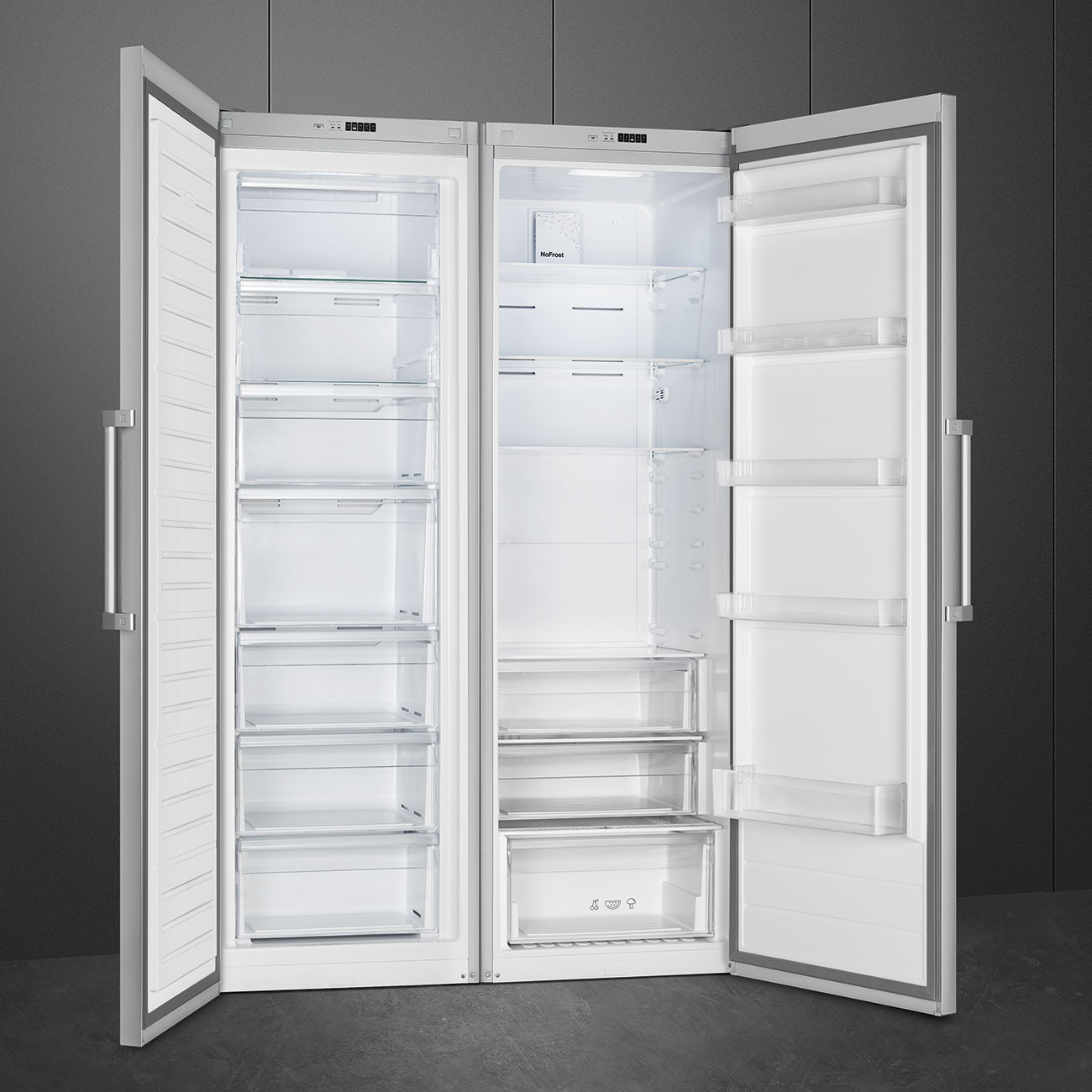 Single door Free Standing freezer- Smeg_3